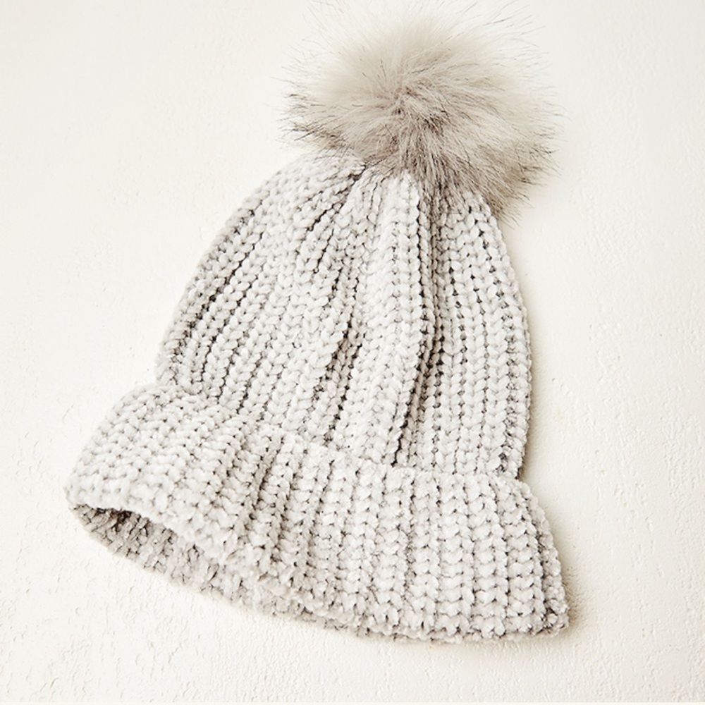 Cozy Gray Knit Pom-Pom Hat